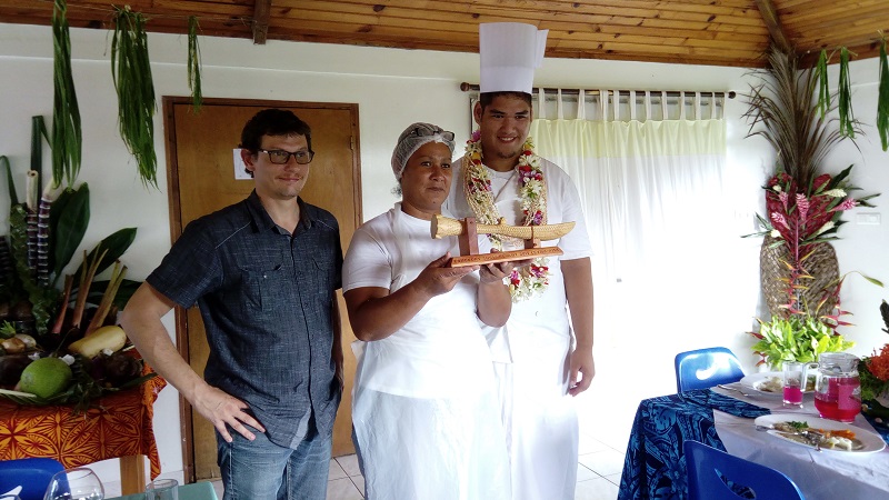 Léonard et sa maman représenteront l'île de Tubuai sur Tahiti, au mois de mai.