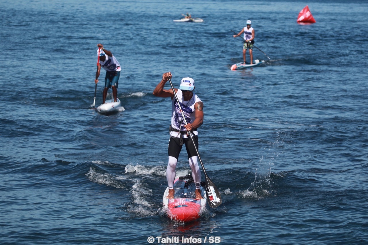 Sup – ATN Paddle Royal race : Georges Cronsteadt devant Niuhiti Buillard et Keoni Sulpice