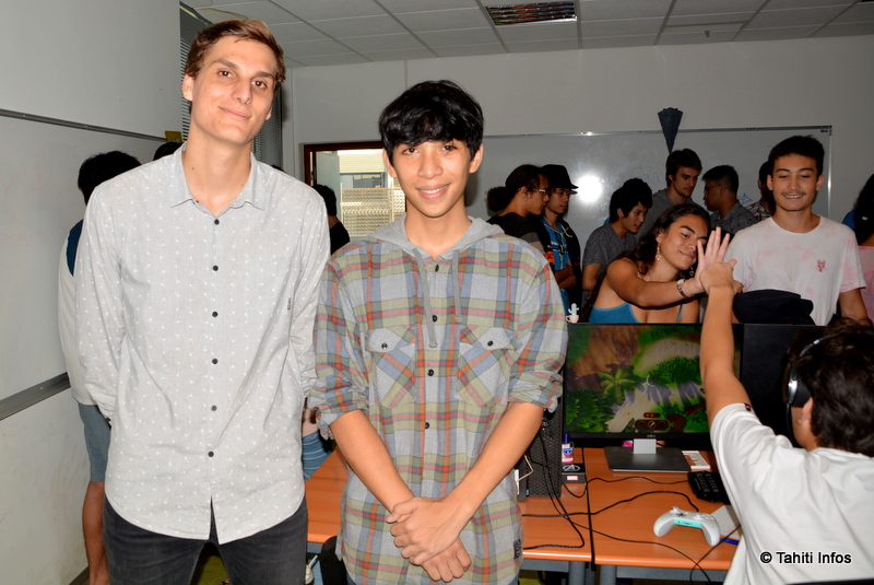 Yannick Massin et Axel Labarrere, membres de l'équipe qui a créé le jeu Fenua