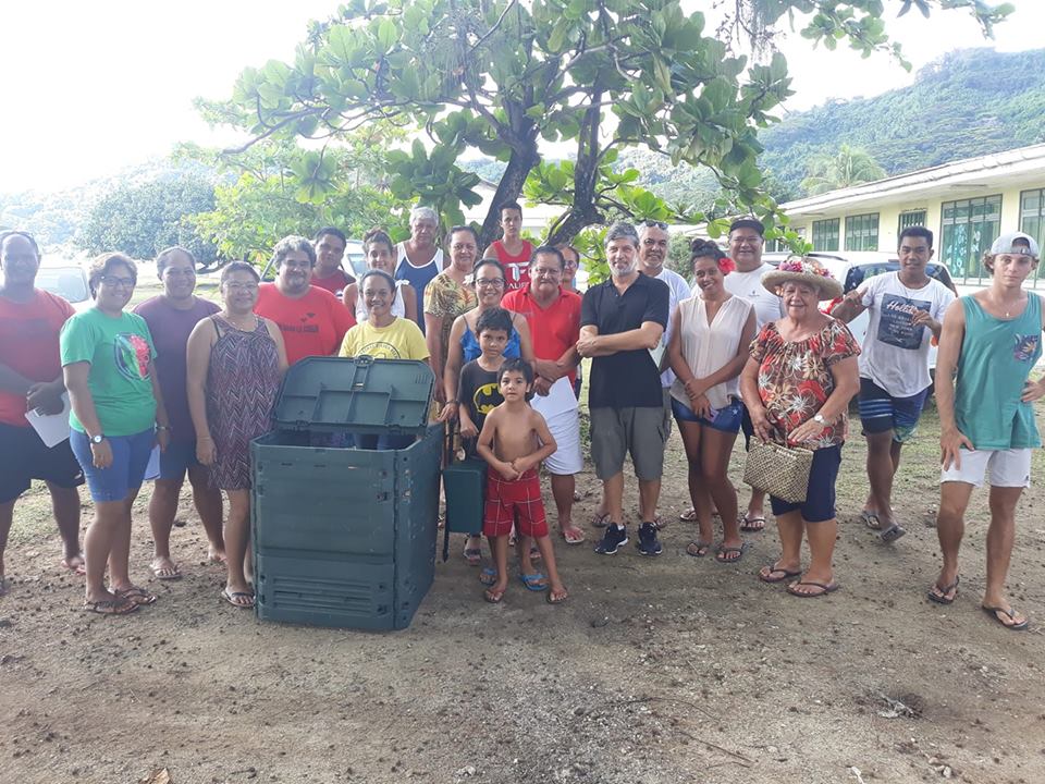 Si une nette diminution des déchets du bac gris des utilisateurs des composteurs est observée, la distribution de ces derniers sera étendue à une plus large partie de la population de l'île.