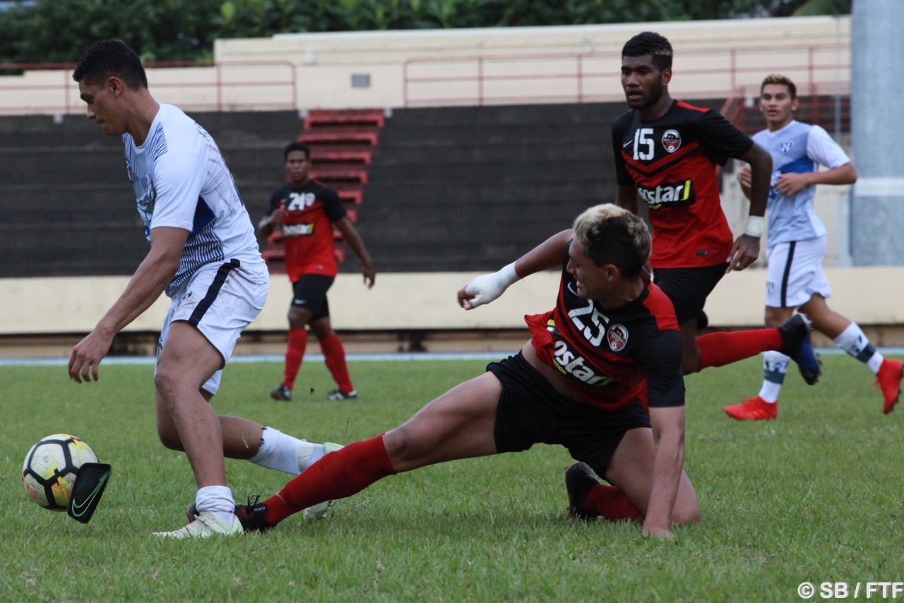 Peter babka, un défenseur coriace, ici face à Heiarii Tavanae