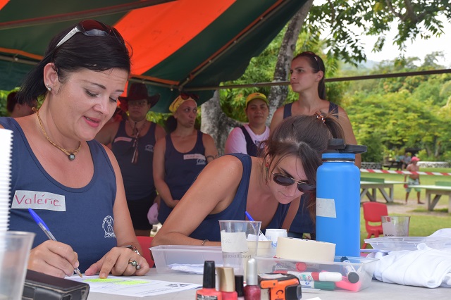 Peu après 9 heures, les équipes sont formées. Les gagnants seront récompensés par des lots.