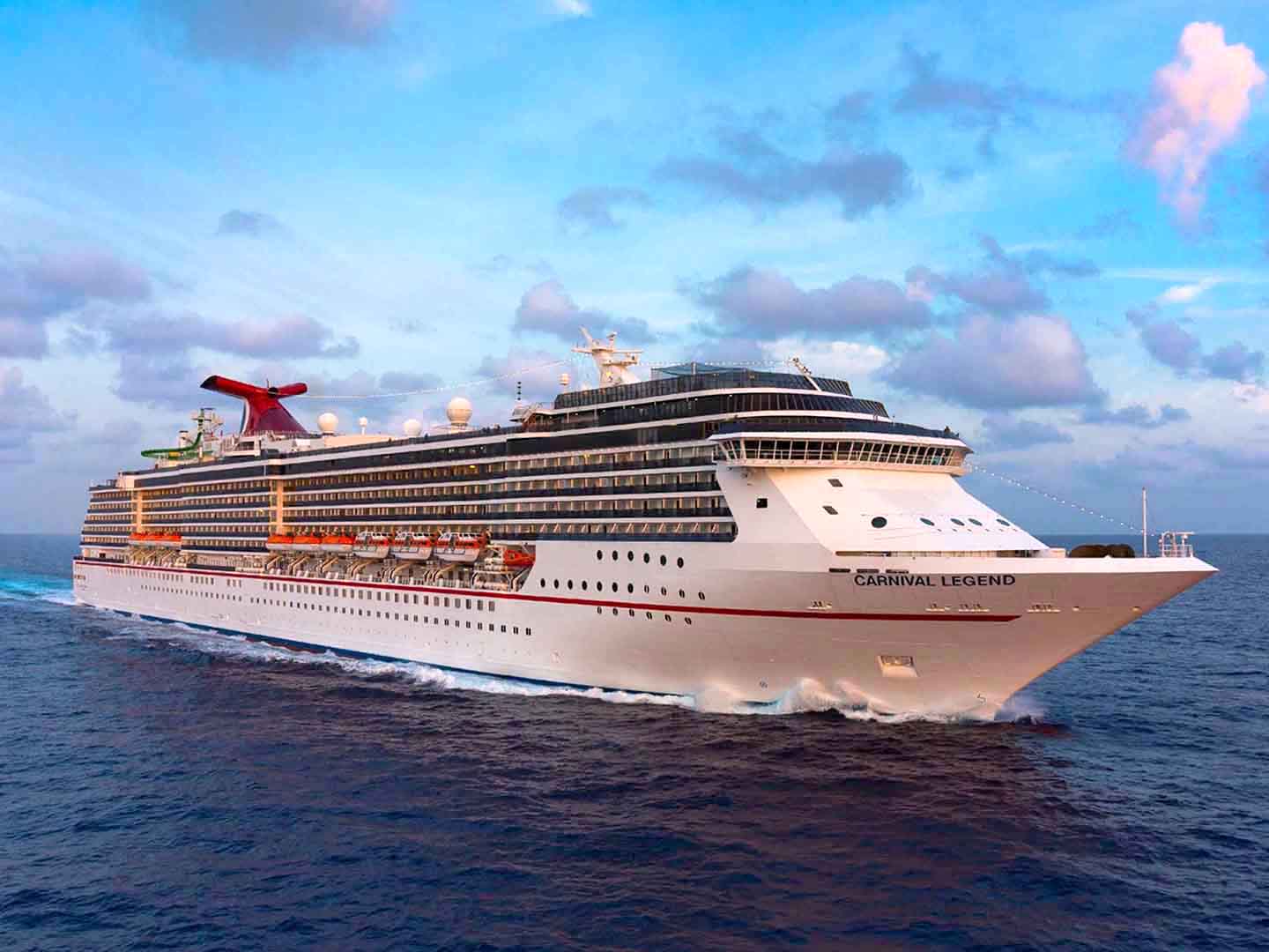 Le Carnival Legend en escale jeudi à Papeete