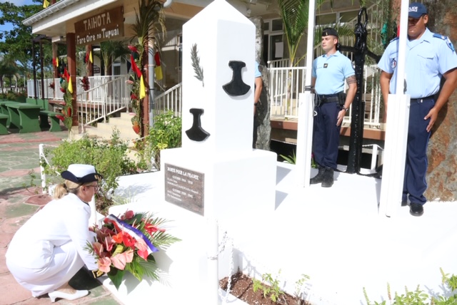 Cécile Zaplana, cheffe de la subdivision administrative des Australes de passage à Tubuai