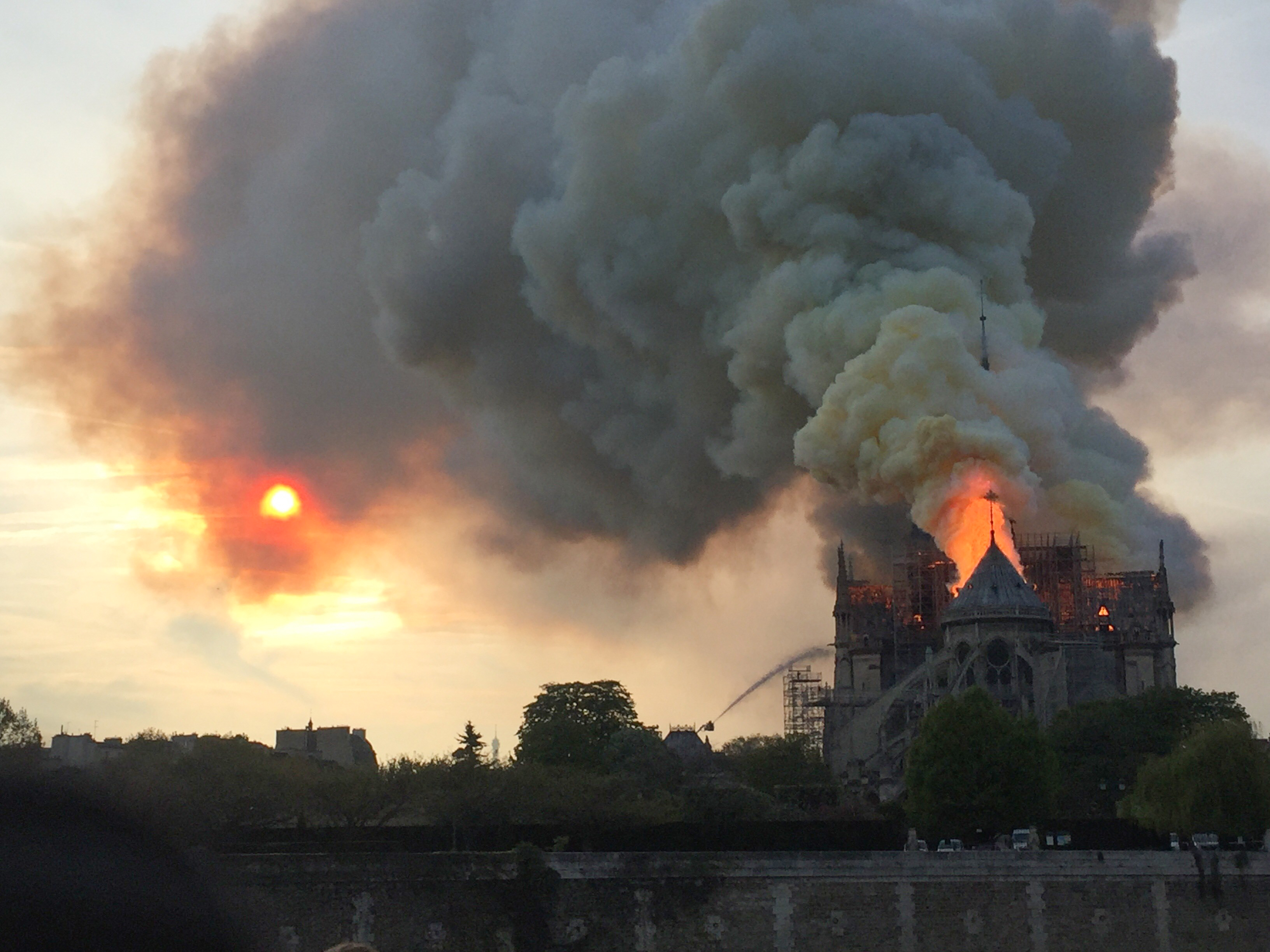 Incendie de Notre-Dame : le haut-commissaire salue le soutien des Polynésiens