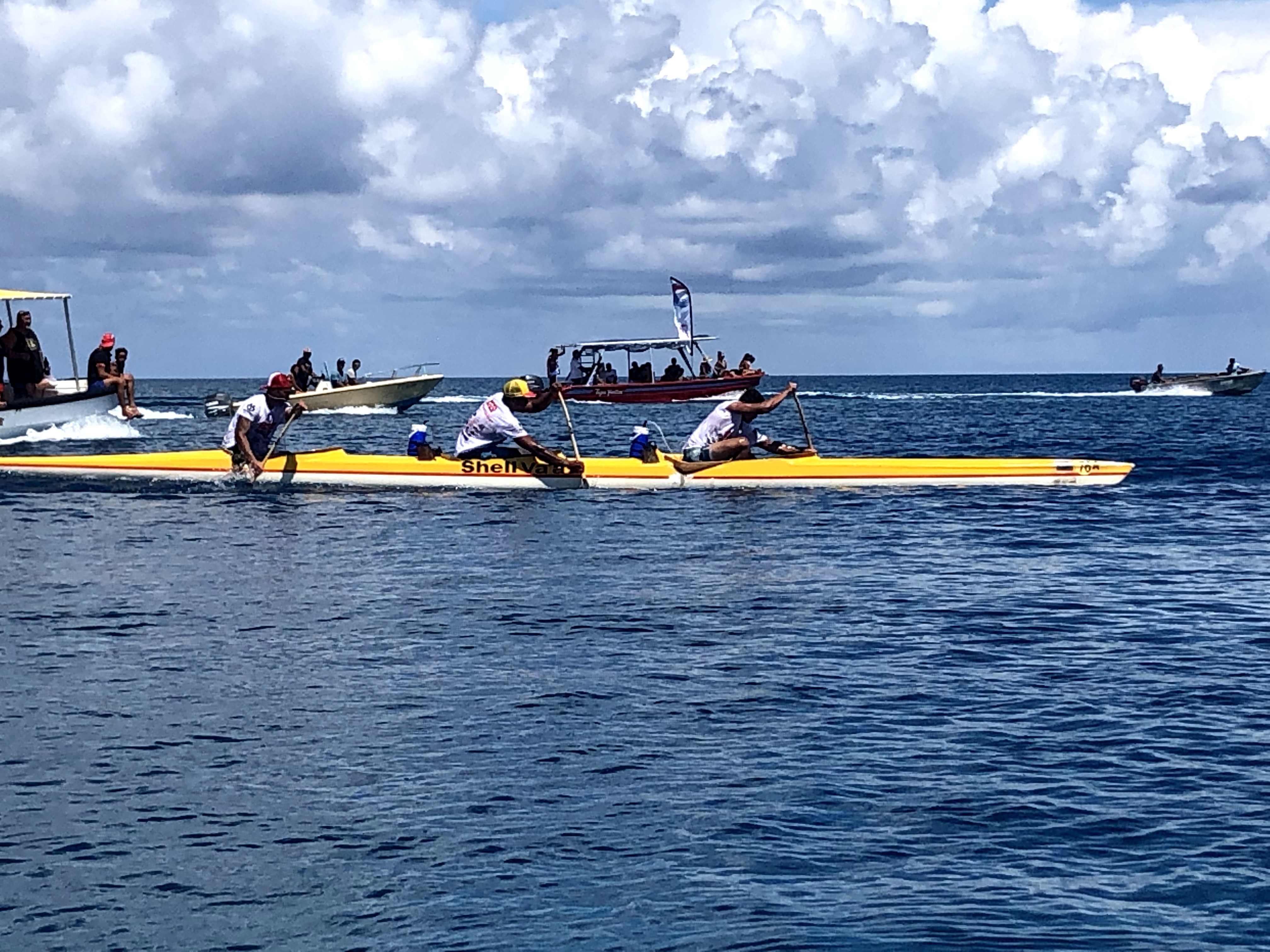 Rairoa Nui Va'a Toru : Shell Va'a marque son territoire