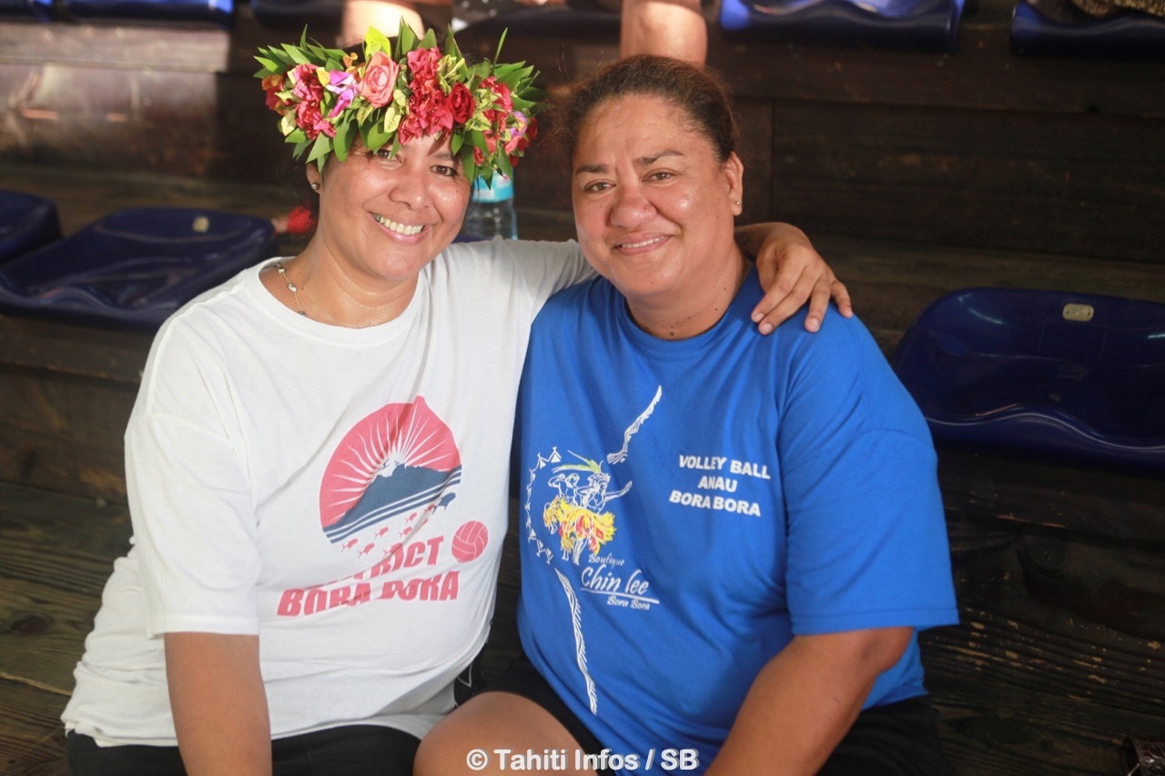Maeva Taarua, en blanc, secrétaire de la fédération