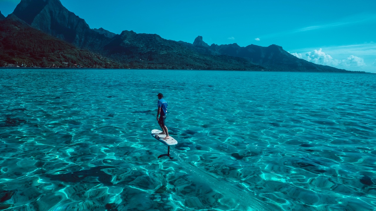 Fred Morin sur son surfoil électrique