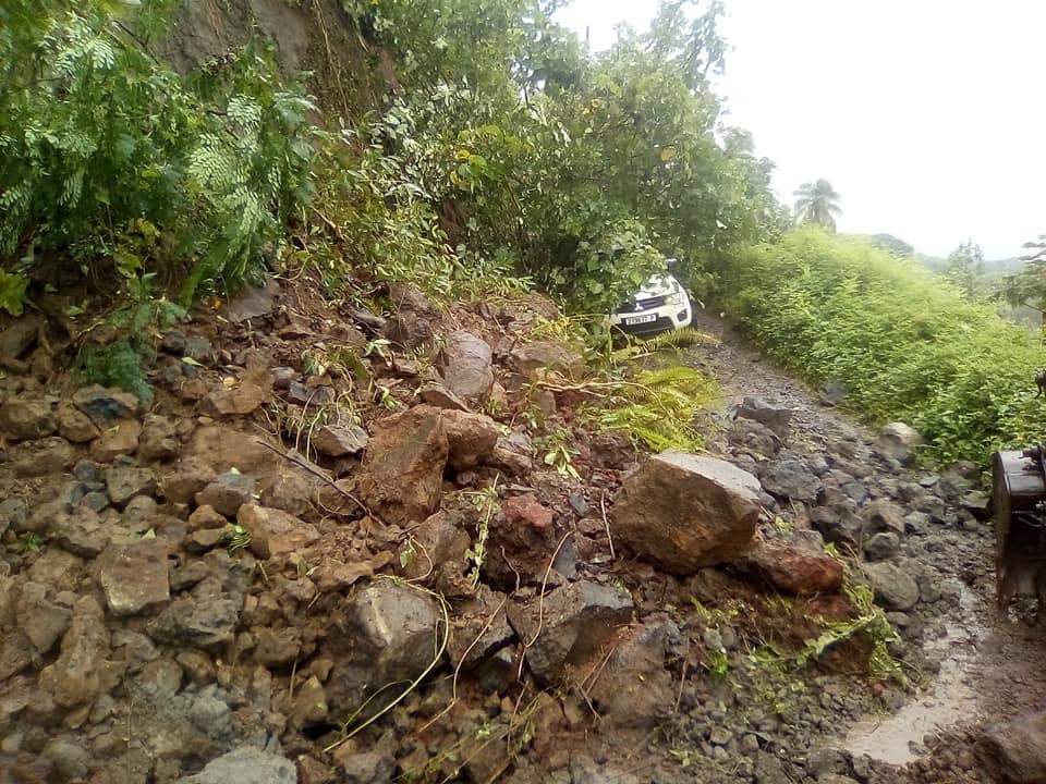 Guy, un résident du plateau des ananas, était sur la route lors des derniers éboulements survenus en avril dernier. Il a manqué de peu de se retrouver sous les gravats. "Je peux vous dire qu'à ce moment-là mon cœur battait à toute vitesse", se souvient-il.