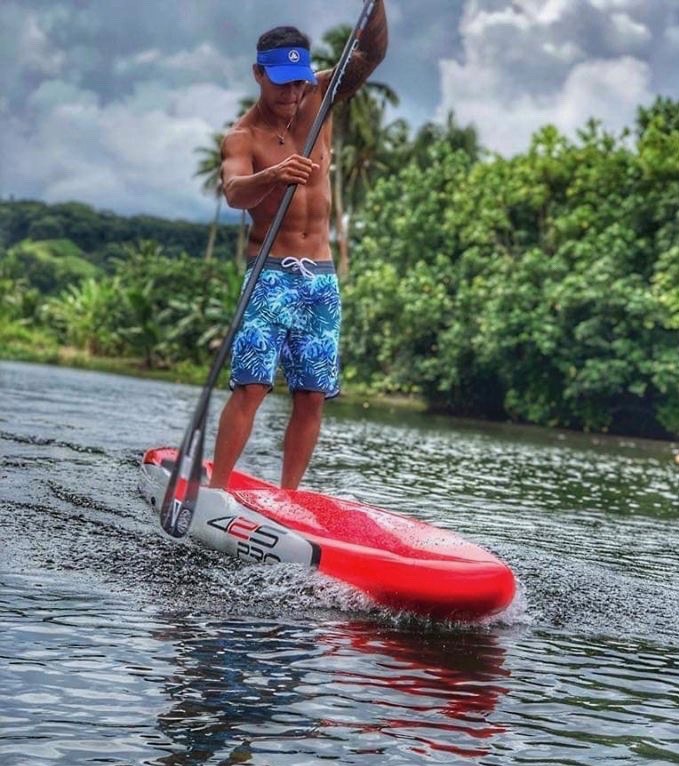 Enzo Bennett est un de nos meilleurs sup paddlers