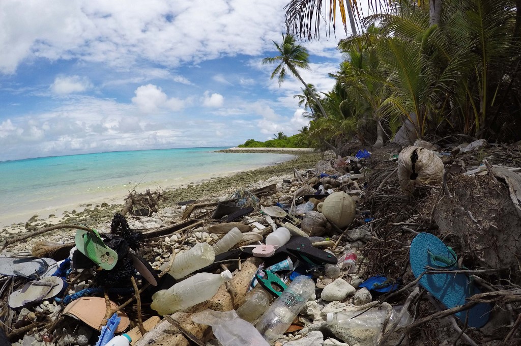 Des tonnes de plastiques sur un archipel du bout du monde