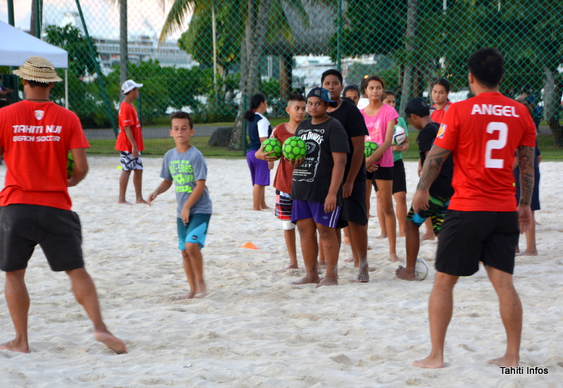 Les ateliers sportifs, comme le beach soccer, le beach rugby ou les sports traditionnels, ont été appréciés des jeunes toute l'après-midi.