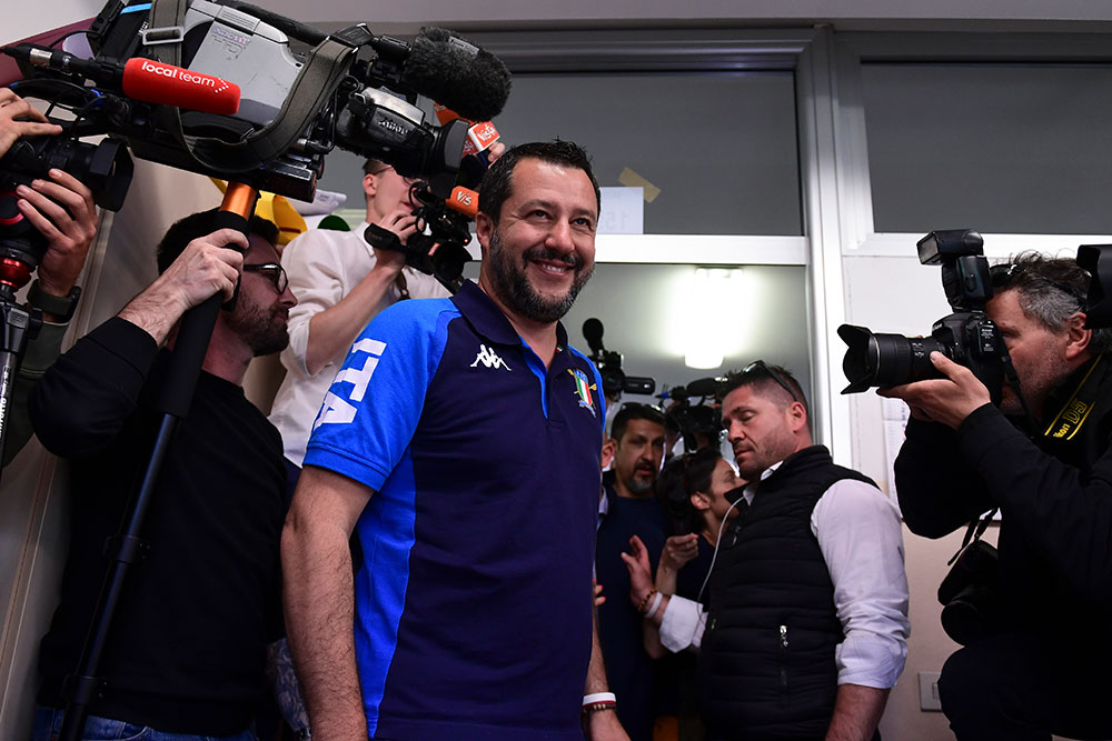 Européennes: Salvini renforce son emprise sur le gouvernement populiste