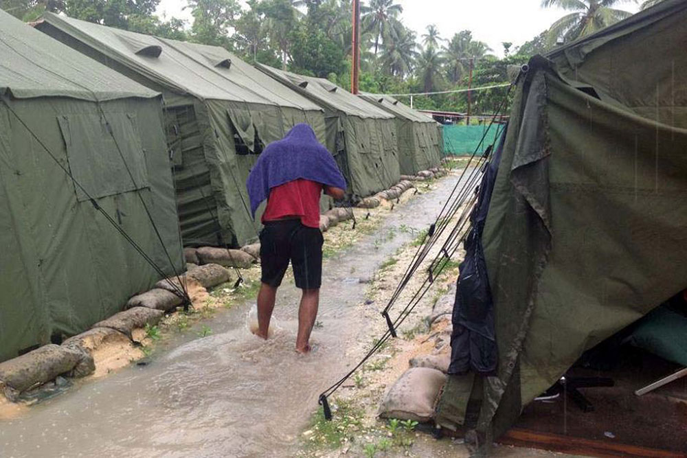 Tension croissante parmi les réfugiés parqués sur l'île de Manus