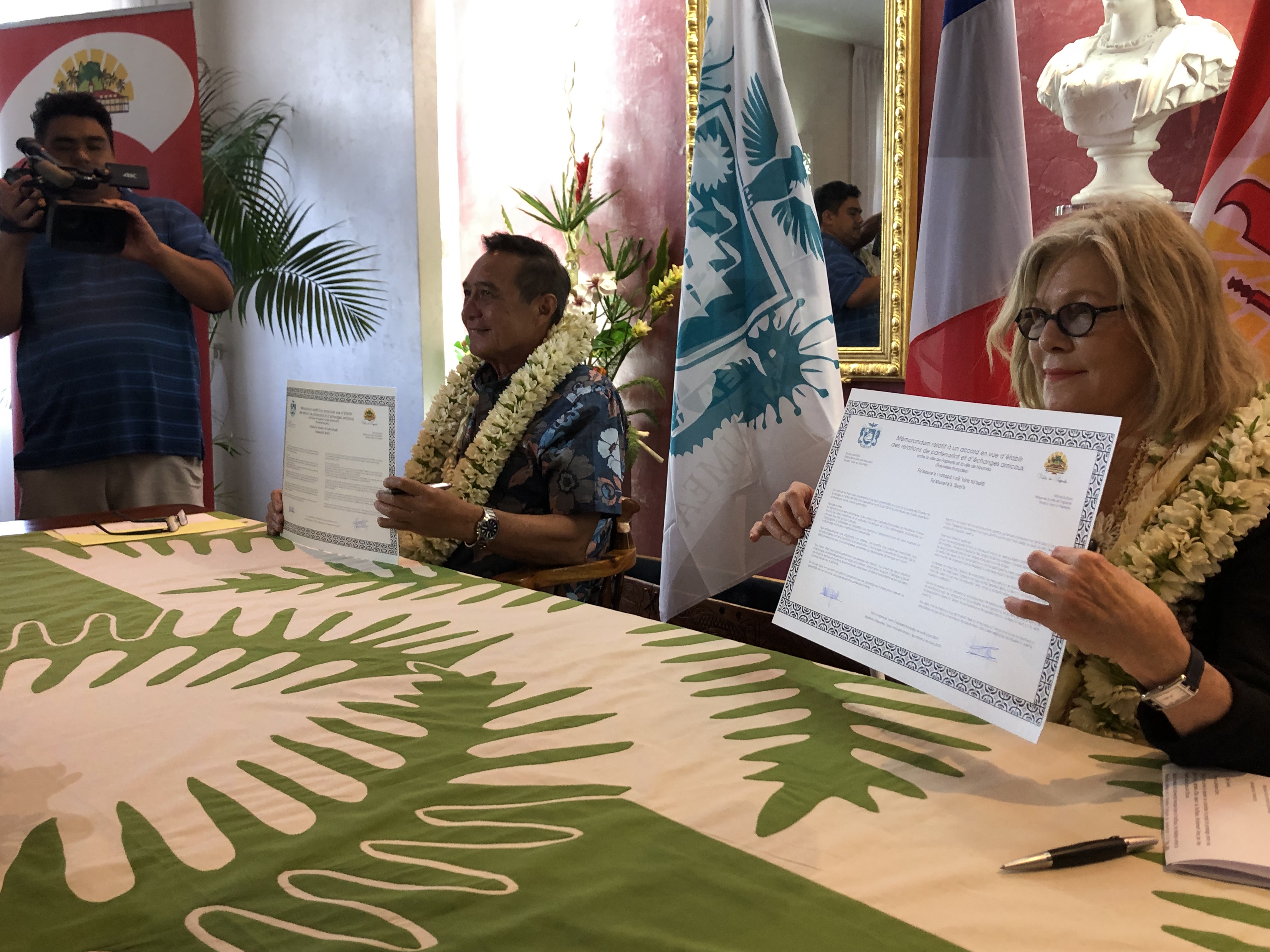 Sonia Lagarde et Michel Buillard respectivement maire de Nouméa et de Papeete.