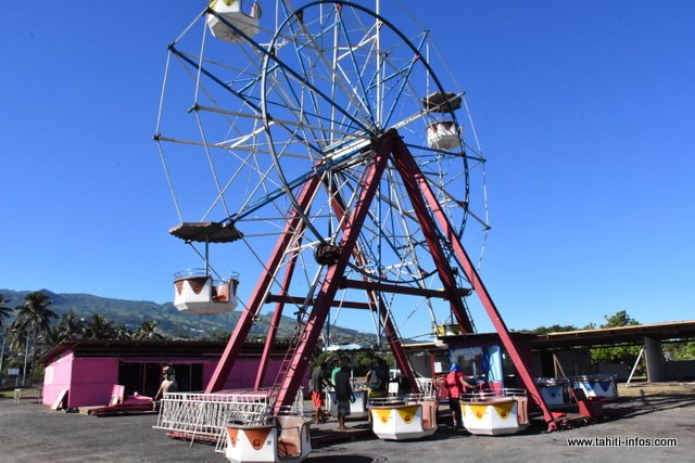 Sur ces 27 manèges, on retrouve des classiques comme la grande roue, le carrousel, le dragon, ou encore les auto-tamponneuses.