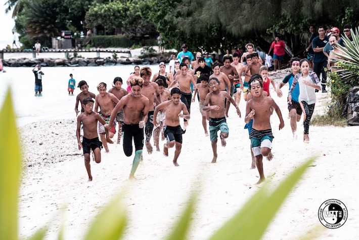 La catégorie "kids" se développe de plus en plus sur le Waterman Tahiti Tour © Jérôme Brouillet