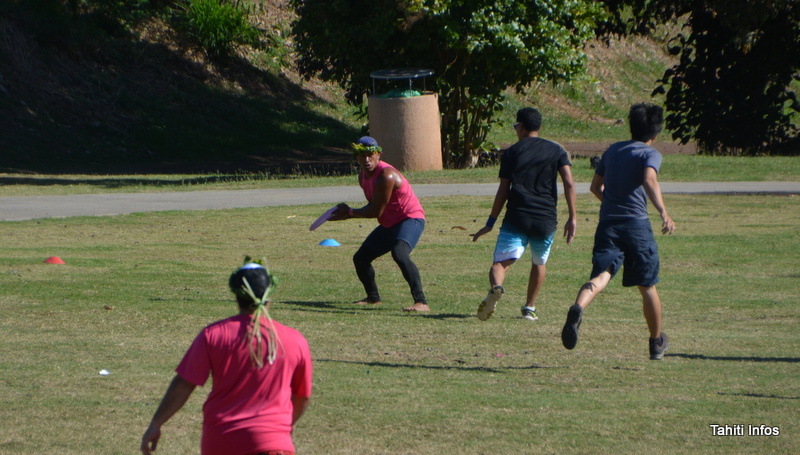 Les agents ont pu découvrir l'ultimate frisbee, un nouveau sport à Tahiti