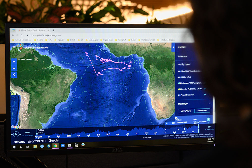 Pour les braconniers des mers, "il est de plus en plus dur de se cacher"