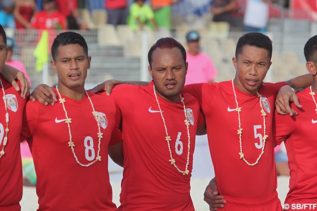 Patrick Tepa, au centre de l'image, est actuellement le meilleur buteur du tournoi