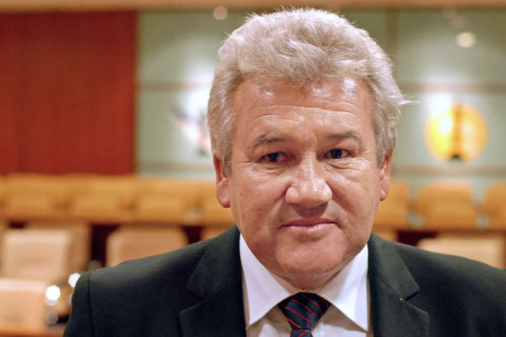 Harold Martin, 65 ans, a été condamné à deux ans de prison, dont un avec sursis, à cinq ans d'inéligibilité et à 1,6 million FCFP d'amende (13.000 euros).