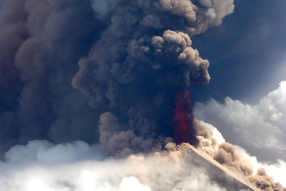 Eruption volcanique en Papouasie: déploiement de l'armée