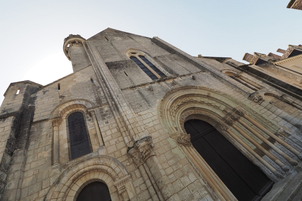 Après 26 ans de détention, le faux docteur Romand s'installe dans une abbaye