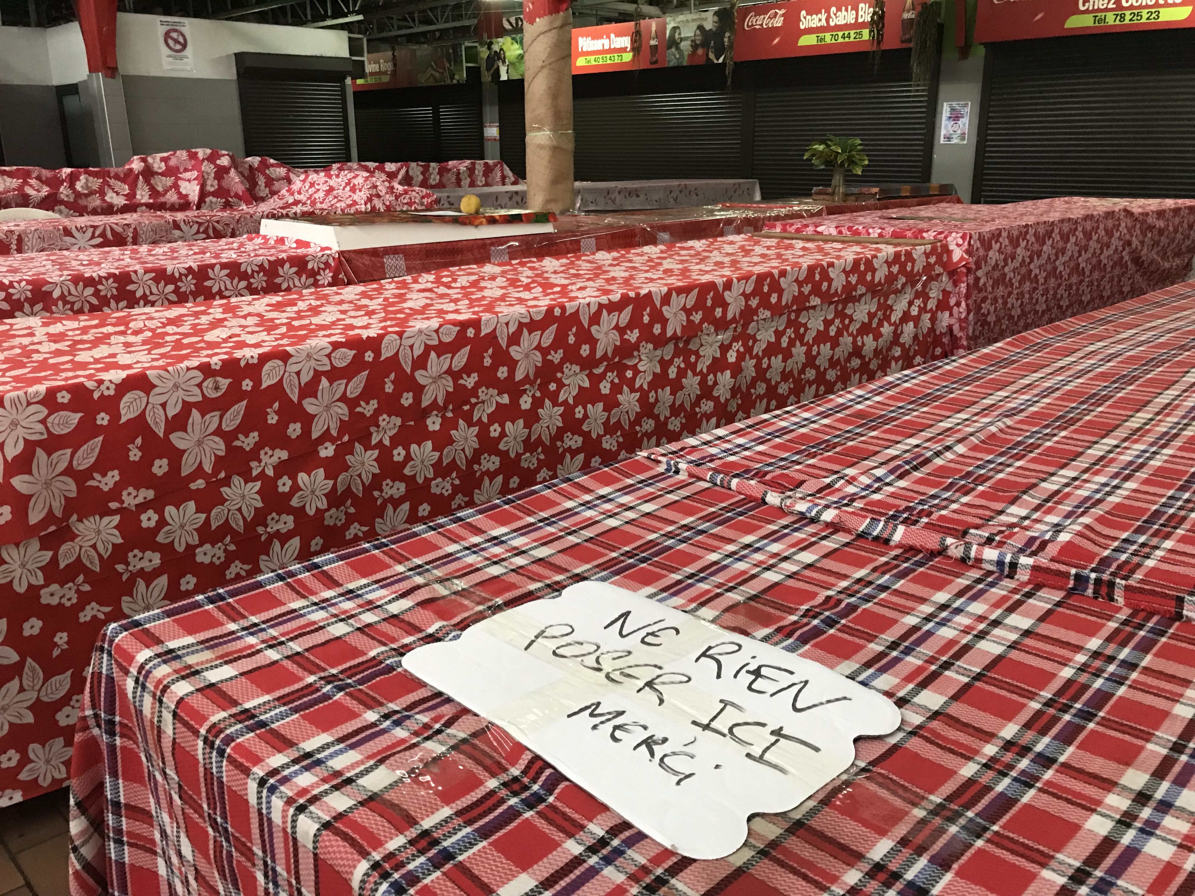 Grogne au marché de Papeete