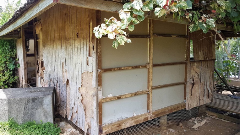 La cabane dans laquelle a été retrouvé le corps de la victime le 29 octobre 2017 sur le terrain de sa famille à Toahotu.
