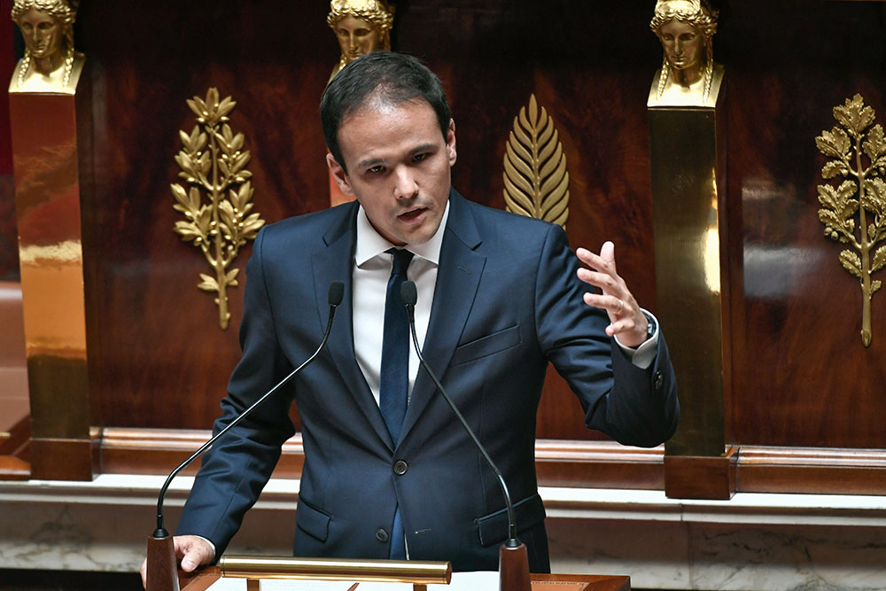 Haine en ligne: l'Assemblée vote l'obligation de retrait des contenus en 24 heures
