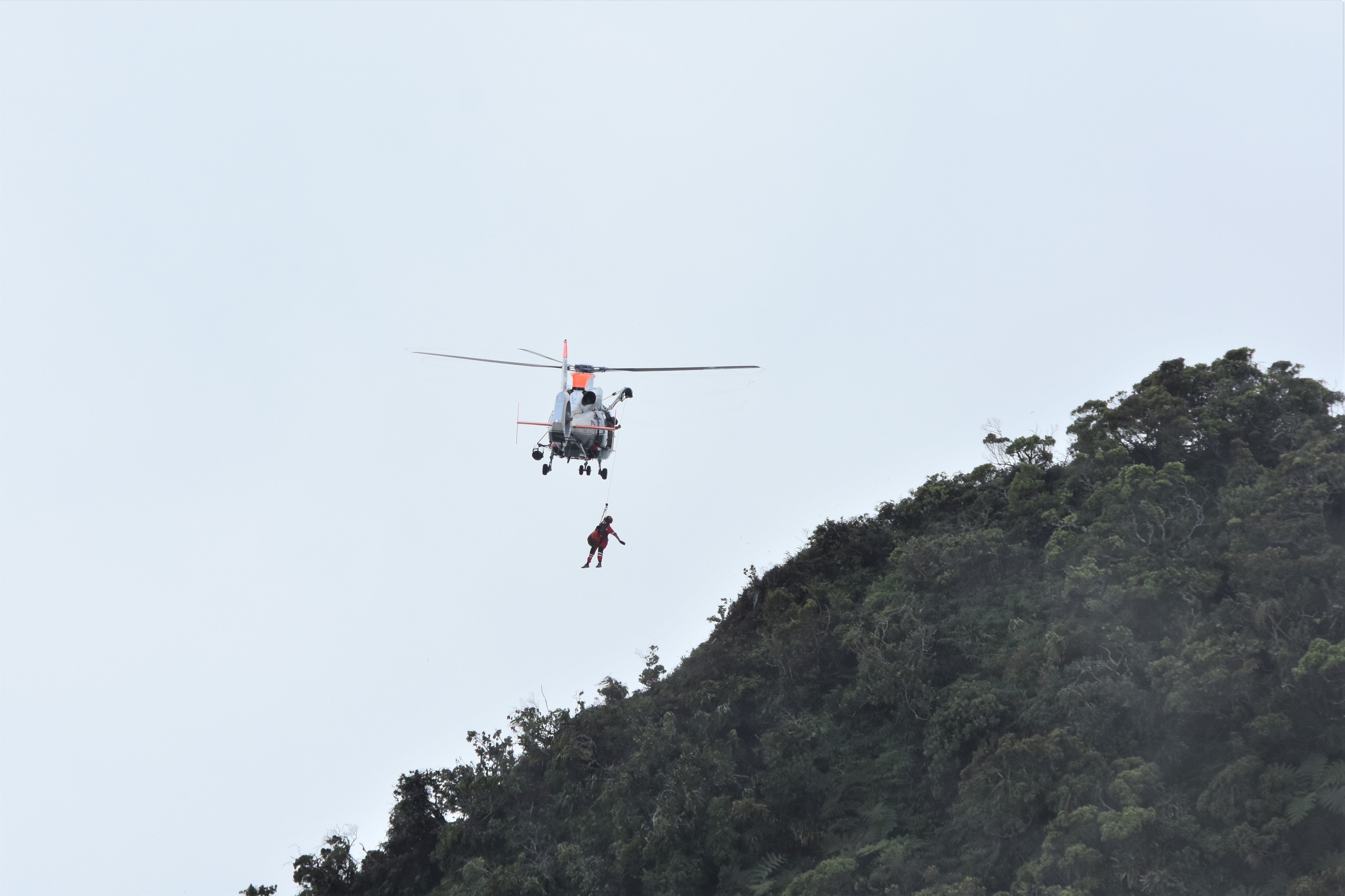 Une randonneuse danoise blessée hélitreuillée au mont Aorai
