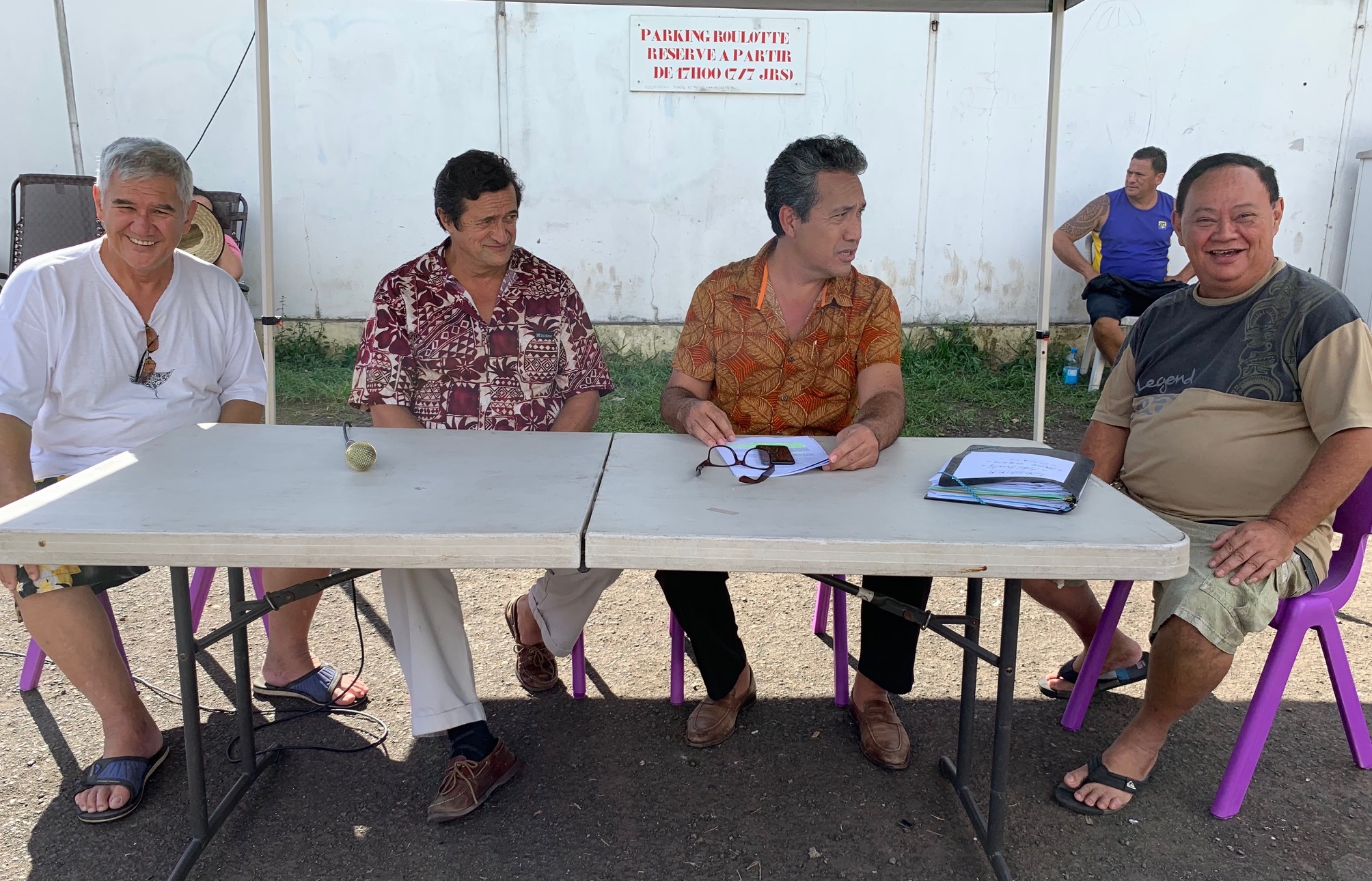 Les leaders syndicaux sur le piquet de grève hier : Mahinui Temarii pour O oe to oe rima, Patrick Galenon pour la CSTP-FO, Marcel Tuihani pour le Sapot et Cyril Le Gayic pour la CSIP.