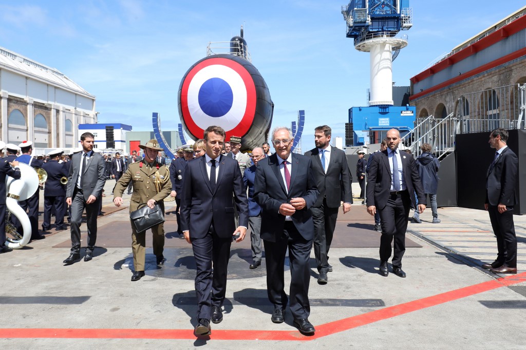 La naissance d'un "chasseur": Macron lance le sous-marin nucléaire Suffren