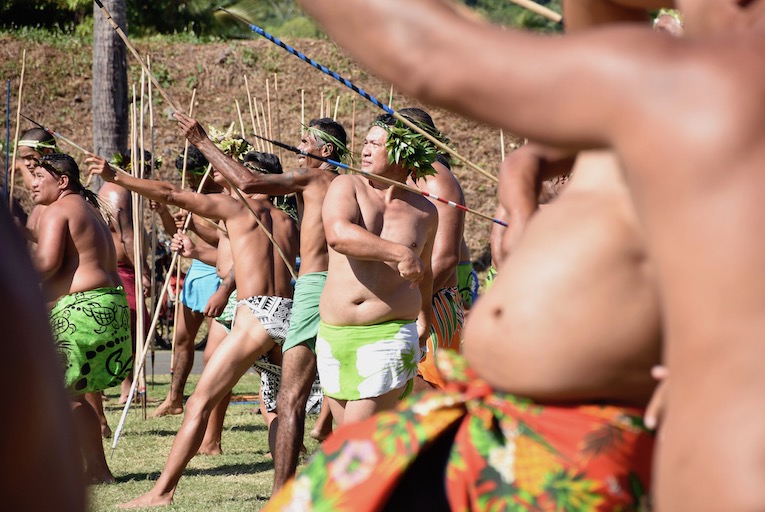 Les 'aito du Pacifique s'affrontent au parc Vairai