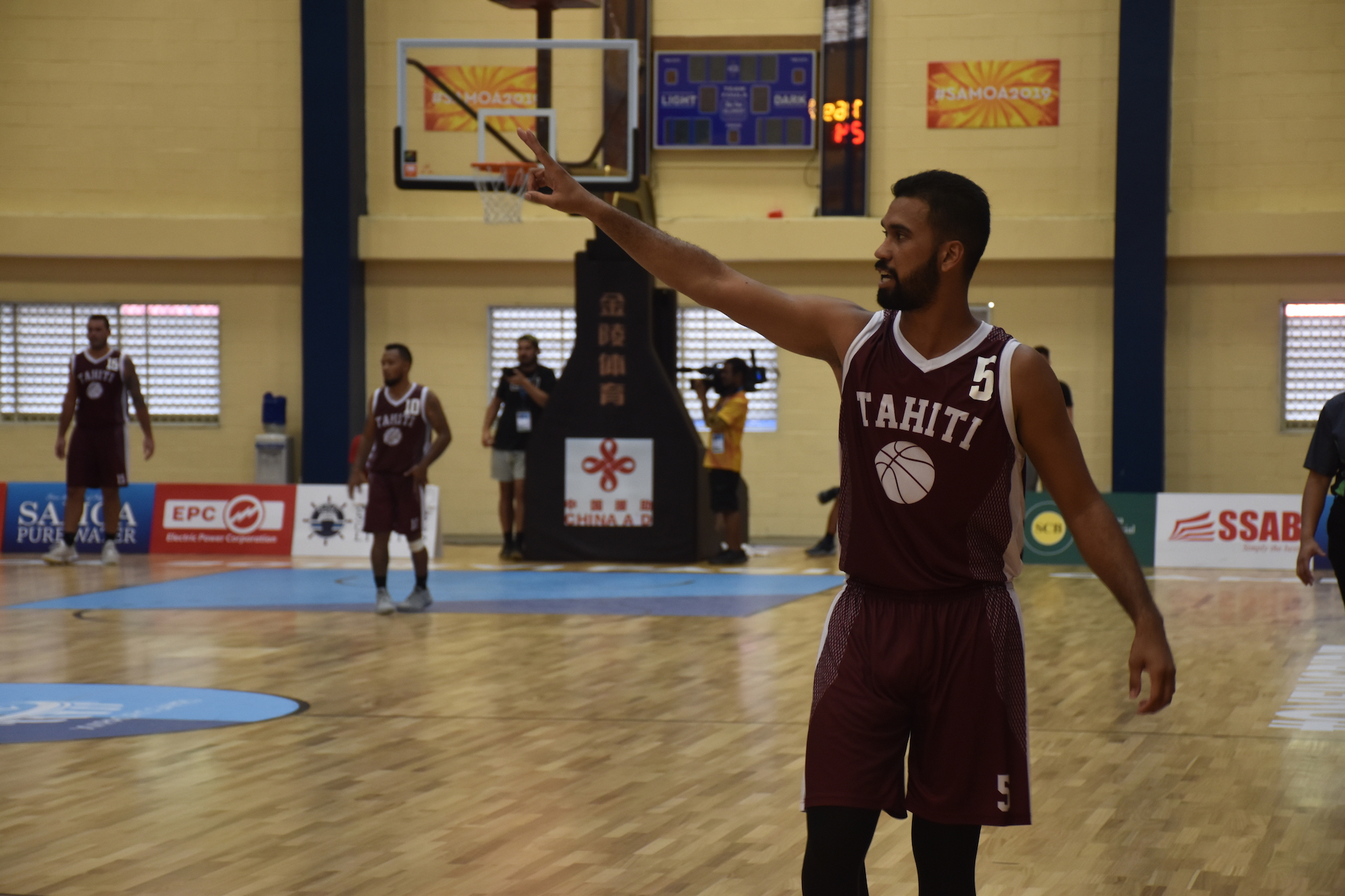 Les basketteurs tahitiens filent en demi-finale