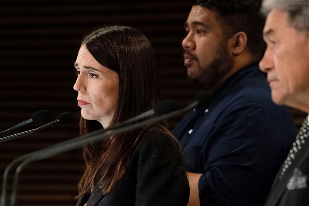 Nouvelle-Zélande: Jacinda Ardern en désaccord "complet" avec les propos de Trump