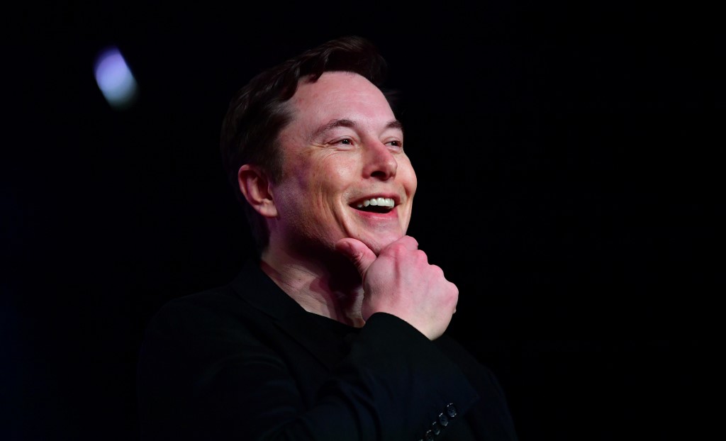 Le cerveau connecté de Neuralink testé dès l'an prochain, selon Musk