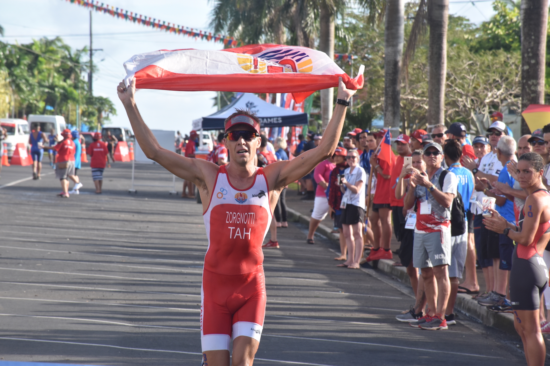 Benjamin Zorgnotti remporte la deuxième médaille d'or pour Tahiti sur l'aquathlon.