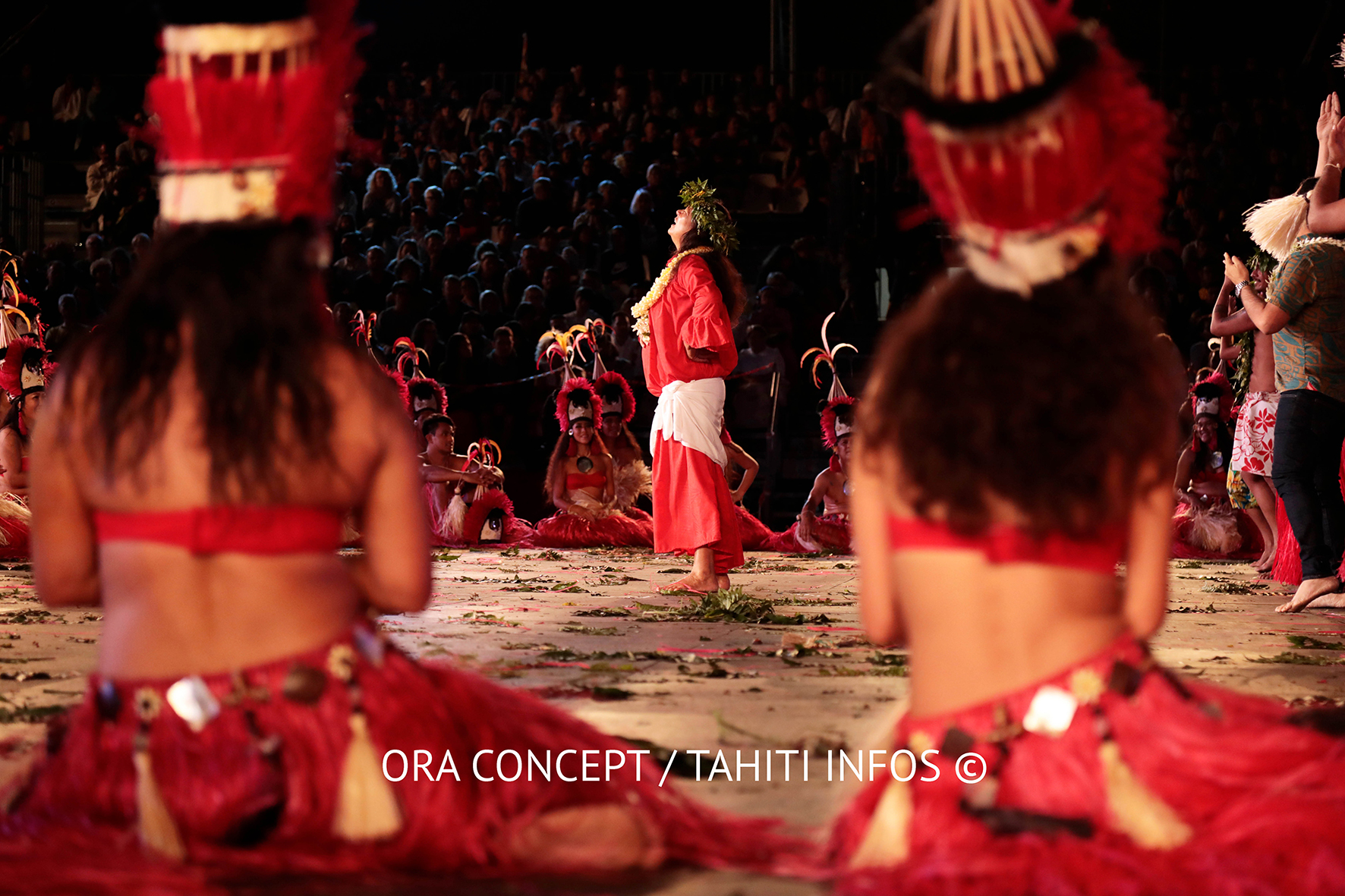 Les membres de la troupe O Tahiti E a rendu hommage à Marguerite Lai qui a fait ses adieux au Heiva.