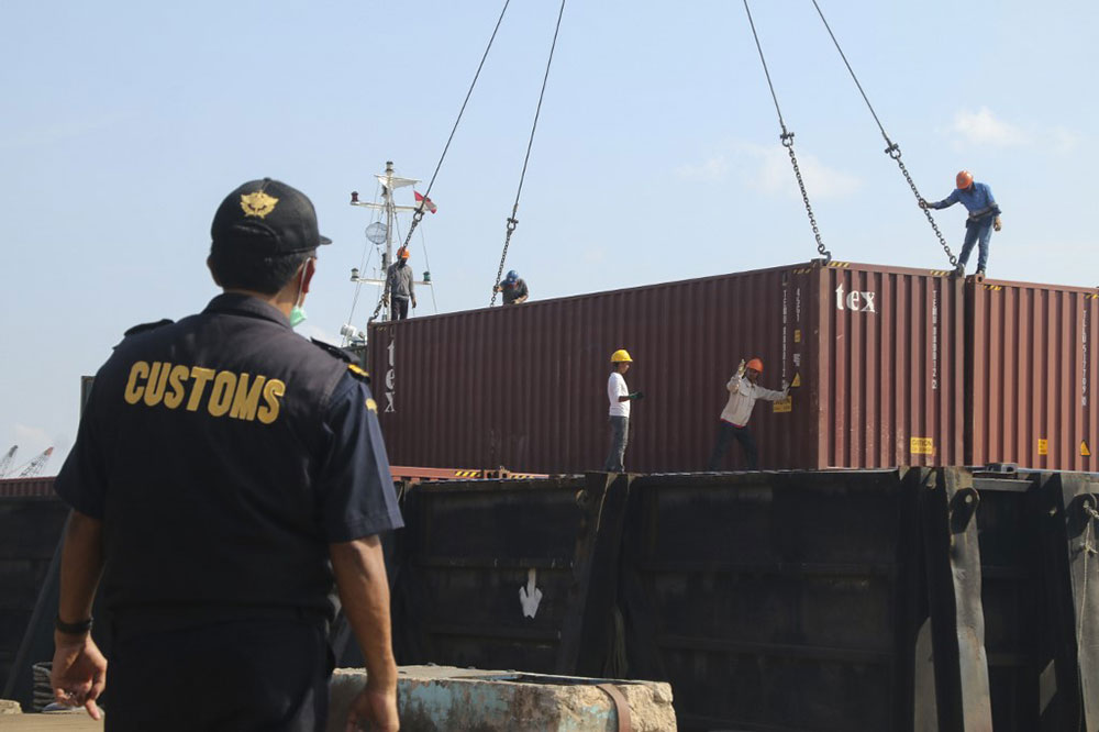 Conteneurs de déchets renvoyés d'Indonésie: la France attend des précisions