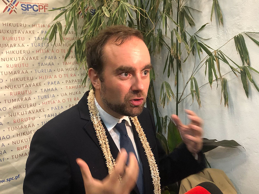 "On ne peut pas appliquer à un petit atoll les mêmes normes qu'à Paris"