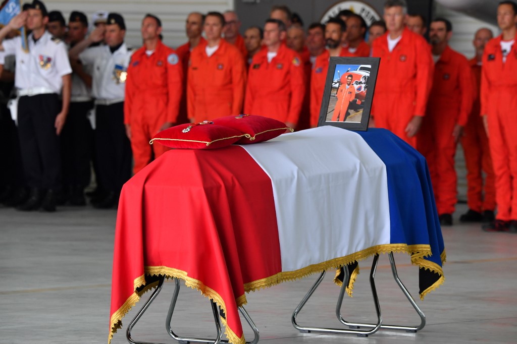 Hommage à Franck Chesneau, pilote de bombardier d'eau mort "en héros"
