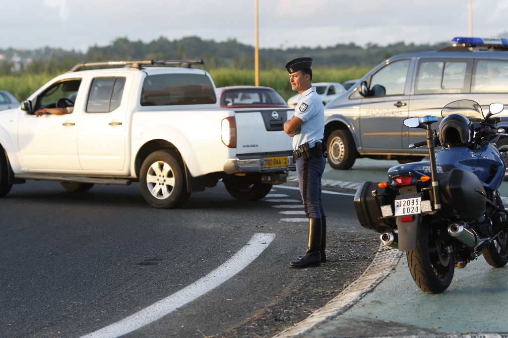 Dimanche, un automobiliste avait déjà forcé un contrôle de gendarmerie puis percuté trois motards de l'escadron départemental de sécurité routière.