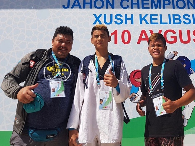 Belle médaille de bronze pour Ariihei, au centre