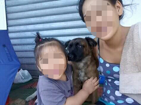 Agnie avec son chiot Black