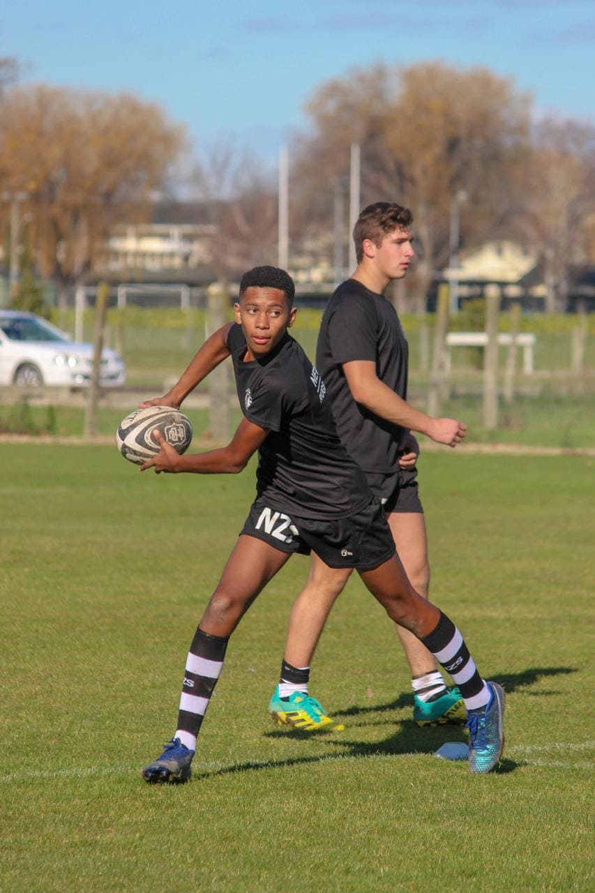 Deux jeunes en stage en pays All Black