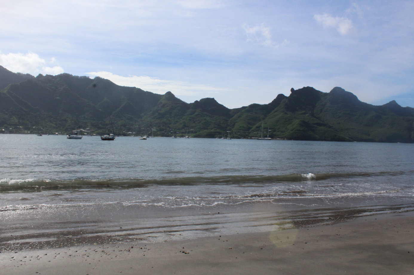 La baie de Taiohae, à Nuku Hiva.