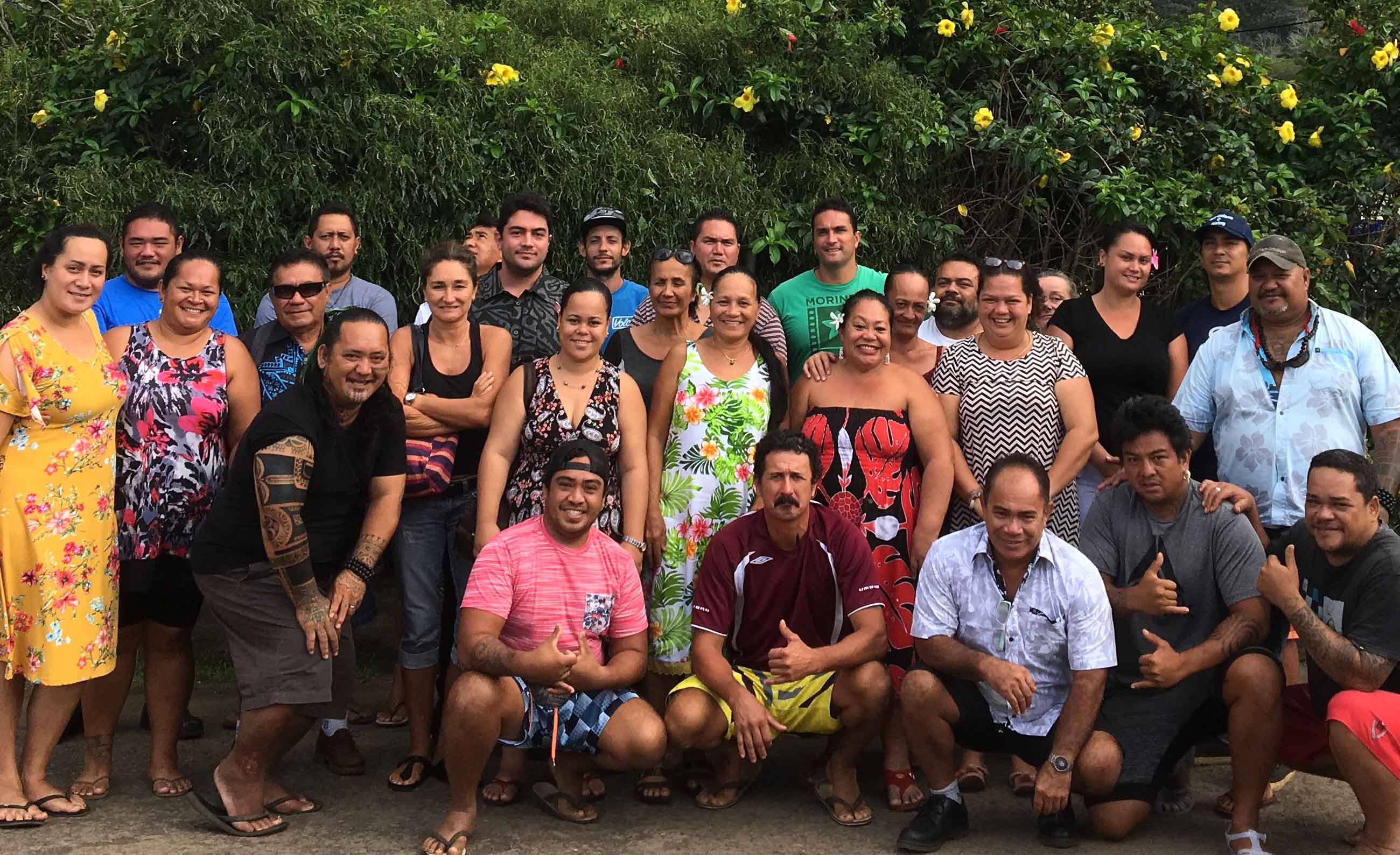 Les candidats reçus à l'examen de qualification professionnelle à la conduite des véhicules multi-transports,  pourront effectuer du transport de biens et de personnes avec un seul et même véhicule. Crédit Présidence de la Polynésie française.