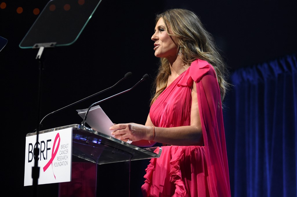 Cancer du sein: les traitements de la ménopause augmentent un peu le risque, confirme une étude