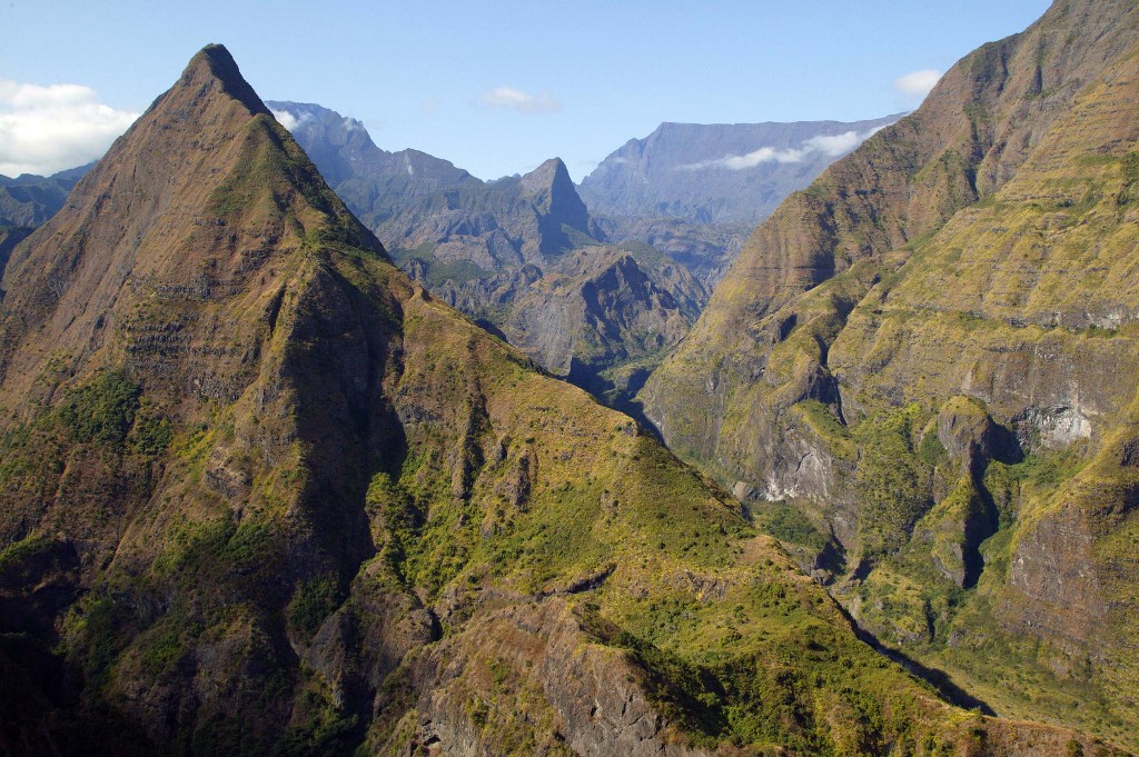 La Réunion : décès d'un ancien facteur du cirque de Mafate, qui a fait cinq fois le tour de la terre